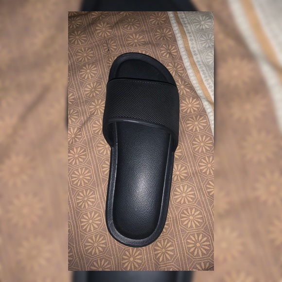 New unisex indoor/outdoor slippers - Picture 3 of 3